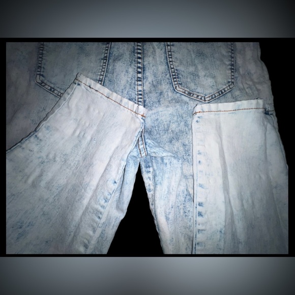 Elite Jeans~High-waisted, acid-washed light denim jeans; size 15 - Picture 5 of 8
